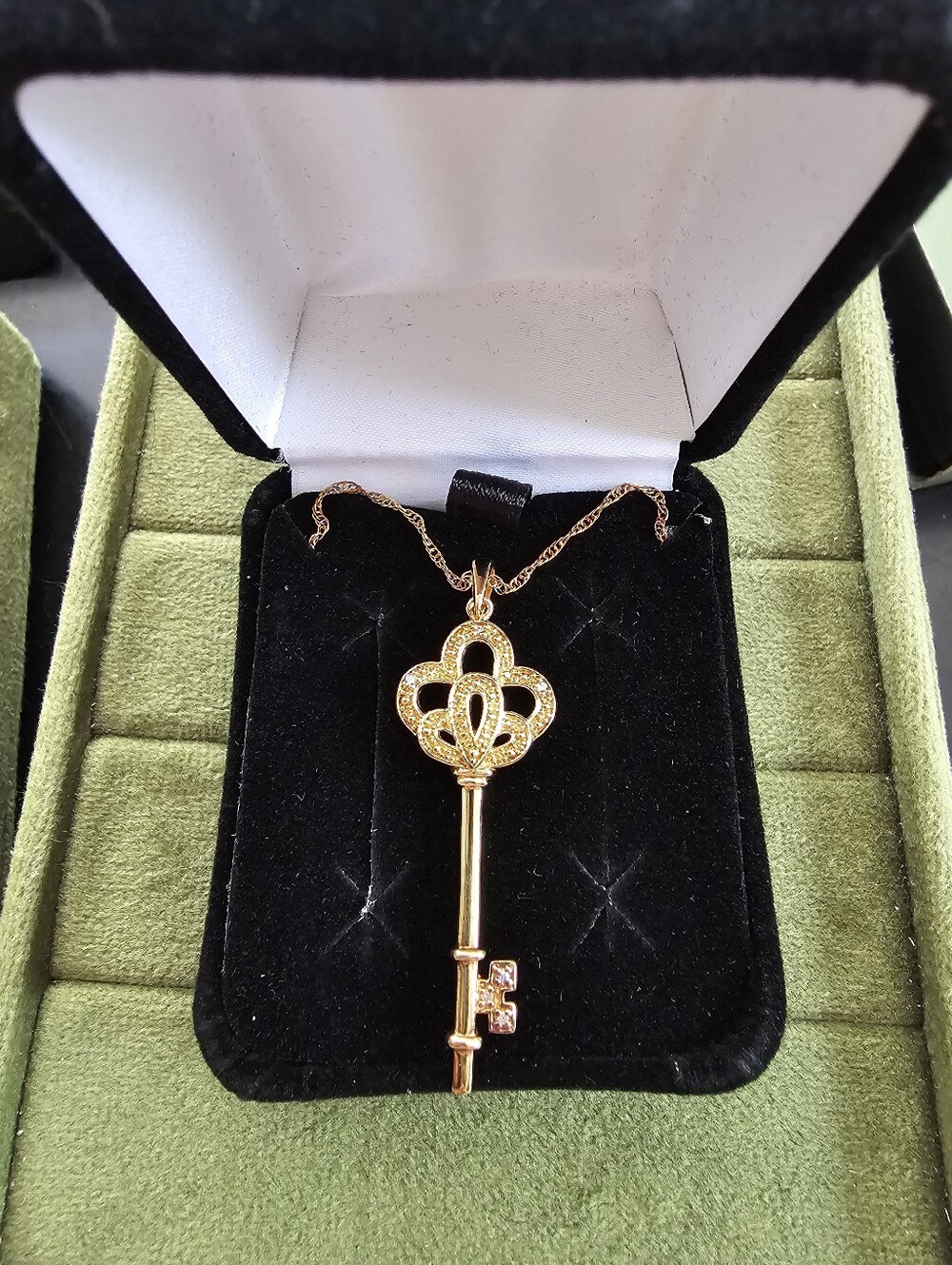 Avon Necklace